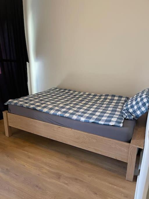 Lovely 1 Private Bedroom With Garden View Rotterdam Exterior photo
